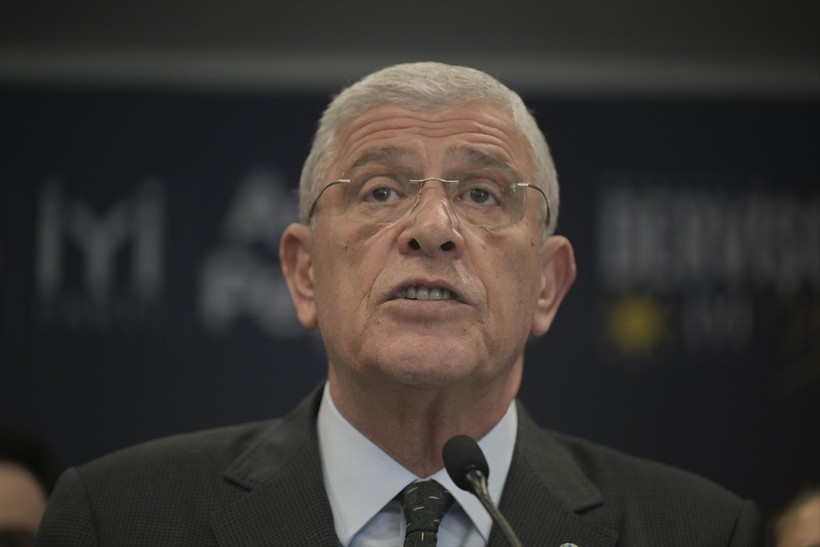 İYİ Parti Genel Başkanı Müsavat Dervişoğlu, partisinin genel merkezinde düzenlediği basın...