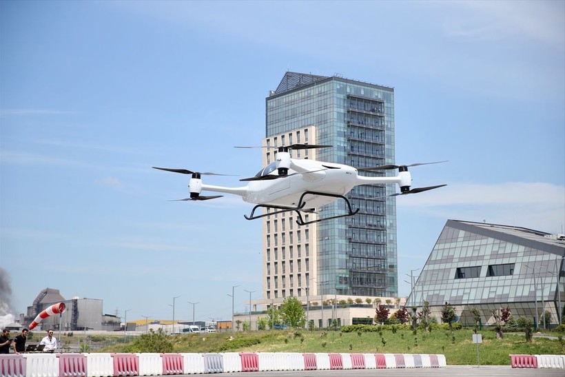 İki kişilik elektrikli uçan araba için geri sayım! Trafiğe çıkacağı tarih belli oldu - Resim: 20
