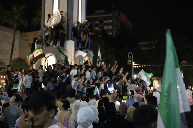 Suriye'de ABD'nin yaptırımları kaldırma kararı coşkusu! Ekonomi Bakanı gözyaşlarıyla Türkiye'ye teşekkür etti - Resim: 45