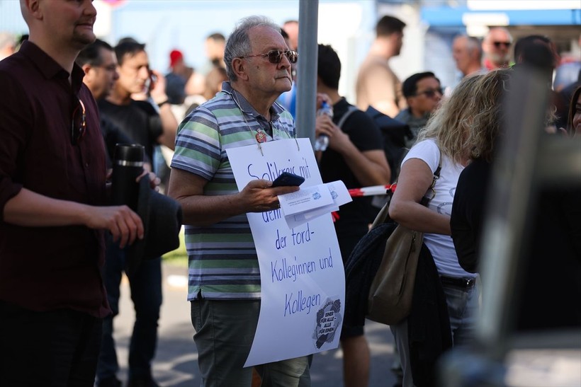 Almanya'nın Köln kentinde Ford fabrikasında üretim durma noktasına geldi işçiler greve gitti - Resim: 8