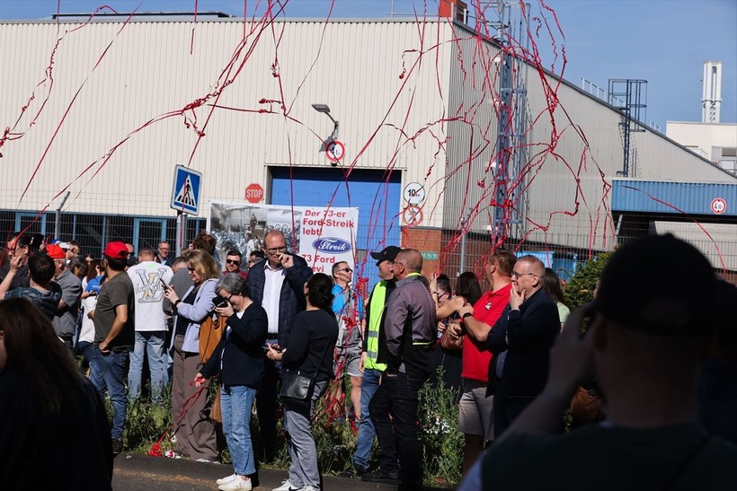 Almanya'nın Köln kentinde Ford fabrikasında üretim durma noktasına geldi işçiler greve gitti - Resim: 10