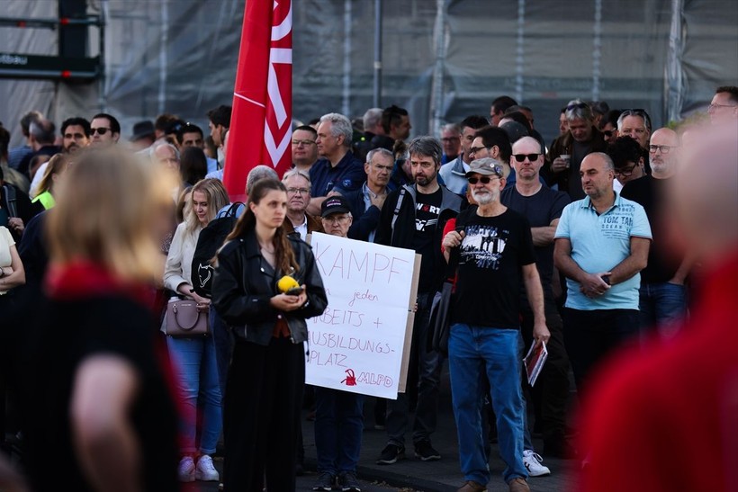 Almanya'nın Köln kentinde Ford fabrikasında üretim durma noktasına geldi işçiler greve gitti - Resim: 14