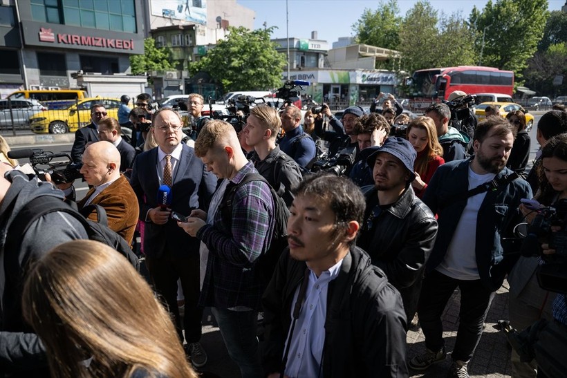 İstanbul müzakerelerine yerli ve yabancı basın mensupları yoğun ilgi gösterdi - Resim: 4