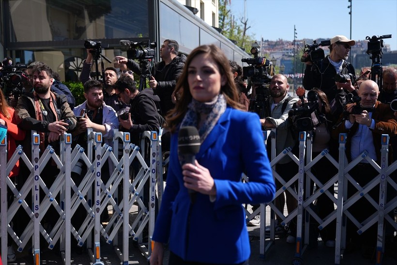 İstanbul müzakerelerine yerli ve yabancı basın mensupları yoğun ilgi gösterdi - Resim: 11
