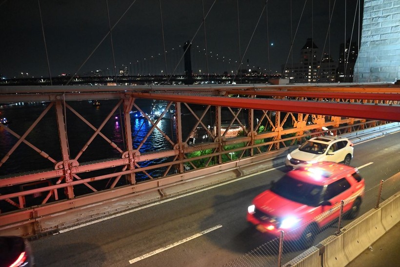 ABD'de deniz kazası: Meksika donanmasına ait gemi Brooklyn Köprüsü'ne çarptı: Çok sayıda ölü ve yaralı var - Resim: 7