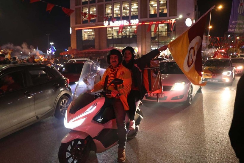 Ağrı'dan Tekirdağ'a şampiyonluk kutlaması! Yurdun dört bir yanında Galatasaraylı taraftardan kutlama - Resim: 31
