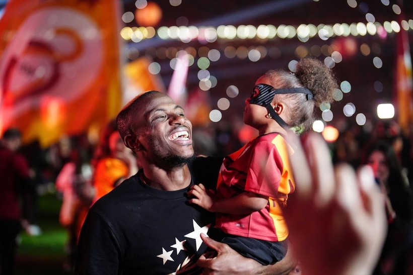 Osimhen Galatasaray'dan ayrılıyor mu? Şampiyonluk sonrası transfer açıklaması - Resim: 9