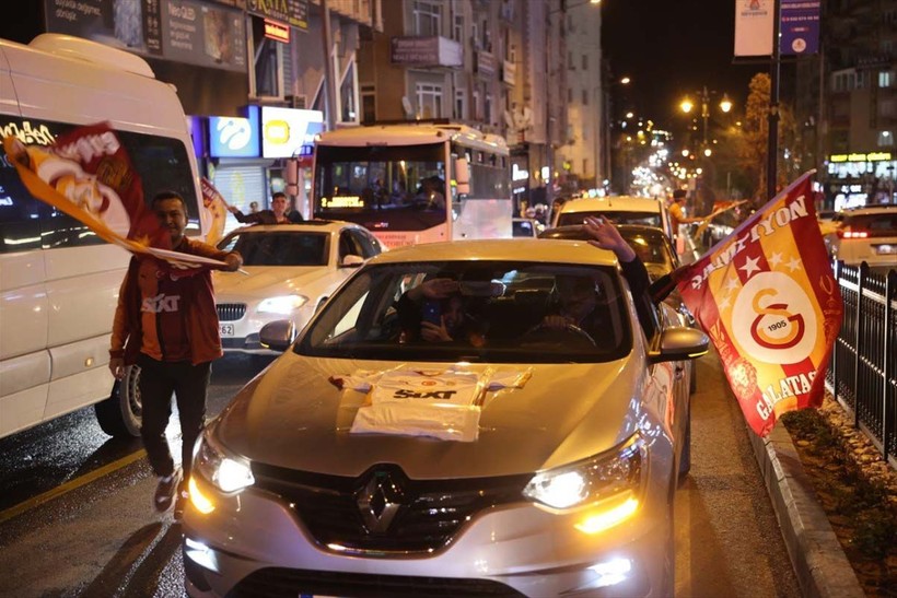 Ağrı'dan Tekirdağ'a şampiyonluk kutlaması! Yurdun dört bir yanında Galatasaraylı taraftardan kutlama - Resim: 19