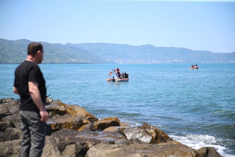 Ordu'da denizde boğulma tehlikesi geçiren 3 lise öğrencisi, tedavi altına alındı.
