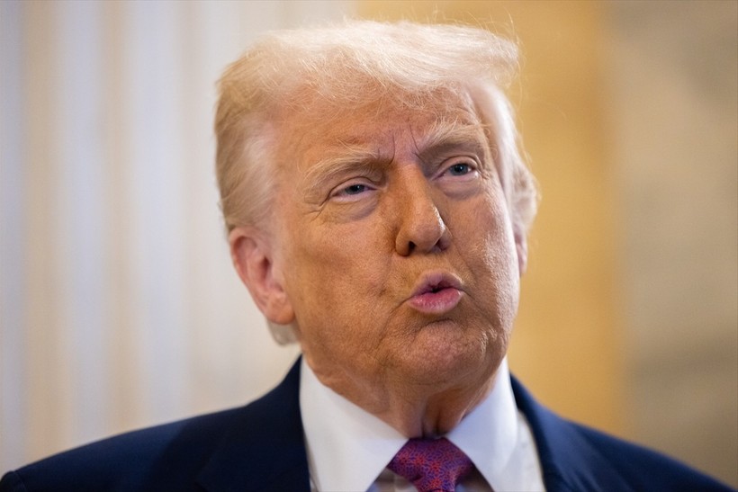 Donald Trump, gazetecinin Katar uçağı sorusuna sinirlenerek Oval Ofis'ten kovdu - Resim : 3