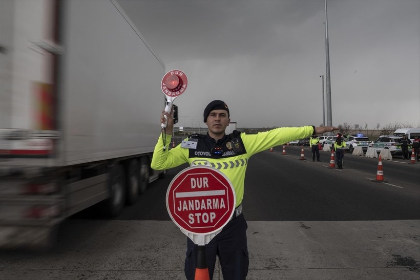 Trafik güvenliğini hiçe sayanlara rekor cezalar geliyor! Kırmızı ışık ihlalinin tekrarında 80 bin TL olacak - Resim: 18