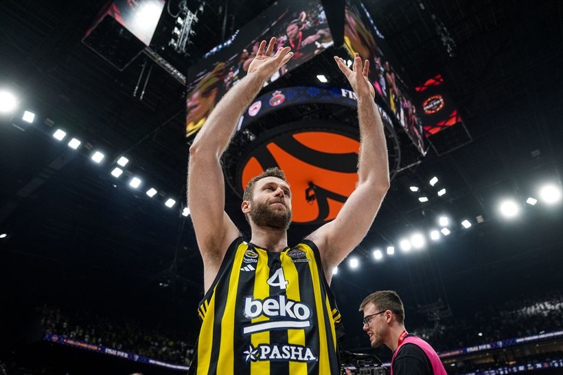 Futbolda aradığını bulamayan Ali Koç, Fenerbahçe Beko'nun finale yükselmesiyle sevinçten ağladı - Resim: 9