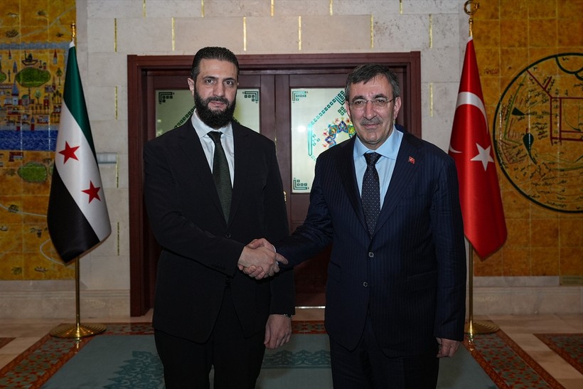 Ankara’da tarihi temas: Cumhurbaşkanı Yardımcısı Yılmaz, Şara ile görüştü - Resim : 2