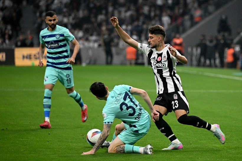 Kartal evinde Rizespor'a mağlup oldu - Resim : 4