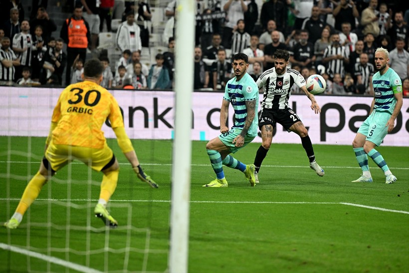 Kartal evinde Rizespor'a mağlup oldu - Resim : 3