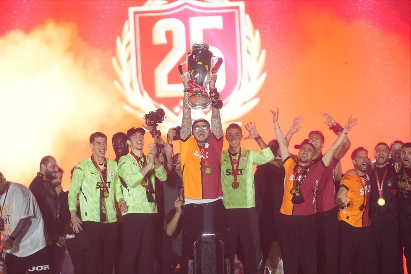 Galatasaray şampiyonluk kupasını Yenikapı'da kaldırdı - Resim: 5