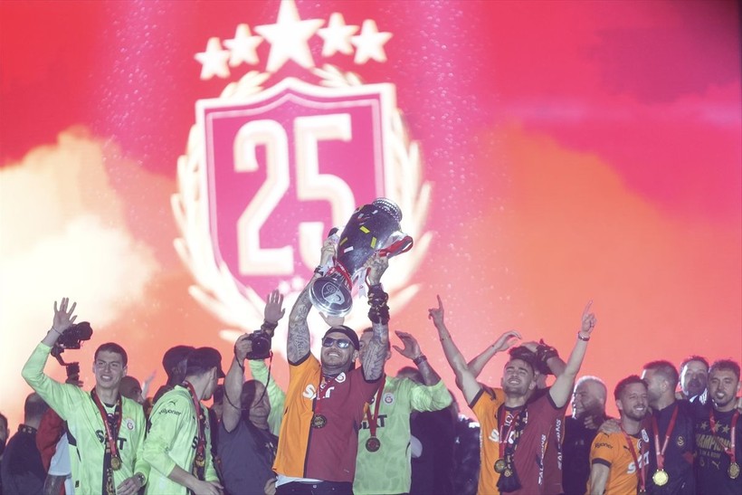 Galatasaray şampiyonluk kupasını Yenikapı'da kaldırdı - Resim: 6