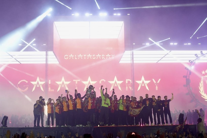 Galatasaray şampiyonluk kupasını Yenikapı'da kaldırdı - Resim: 8