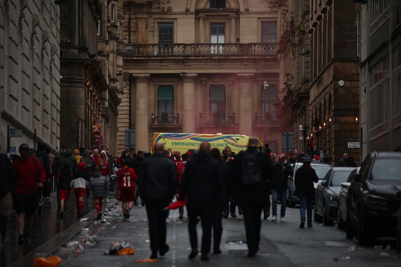 Liverpool'daki kutlamalarda araç kalabalığa daldı: Çok sayıda yaralı, bir kişi gözaltında - Resim : 3
