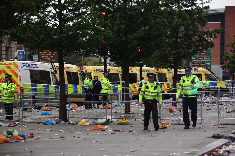 Liverpool'daki kutlamalarda araç kalabalığa daldı: Çok sayıda yaralı, bir kişi gözaltında - Resim : 1