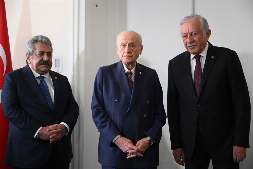 DEM-MHP görüşmesi sona erdi: Bahçeli heyeti kapıda karşıladı - Resim : 1