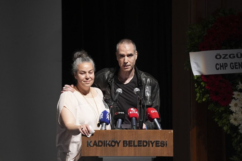 İlhan Şeşen'e veda! Cenazesi asansörde mahsur kaldı - Resim: 9