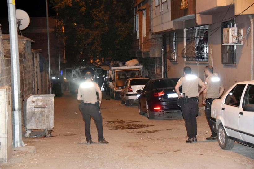 Polisin 'Dur' ihtarına ateş açarak karşılık verdi; bacağından vurularak yakalandı - Resim: 4