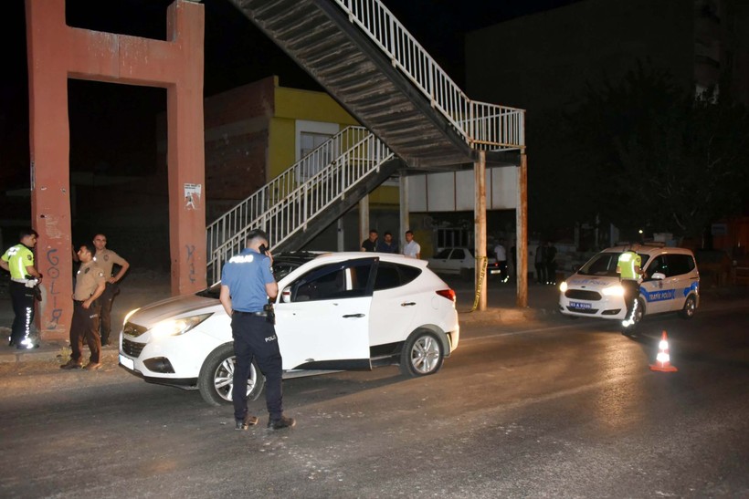 Polisin 'Dur' ihtarına ateş açarak karşılık verdi; bacağından vurularak yakalandı - Resim: 7