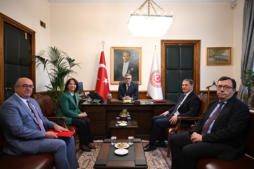 CHP'nin 28. Yasama Dönemi İkinci Devre Meclis Başkanı adayı, Artvin Milletvekili Uğur Bayraktutan...