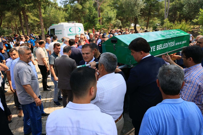 Marmaris'teki depremde can veren Afranur'a gözyaşları içinde veda - Resim: 5