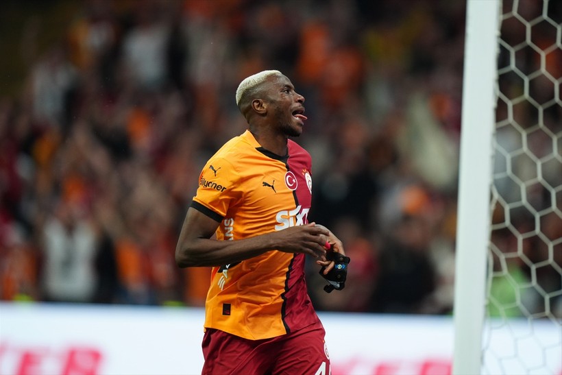 Al Hilal Osimhen için teklifini Napoli'ye iletti - Resim : 1