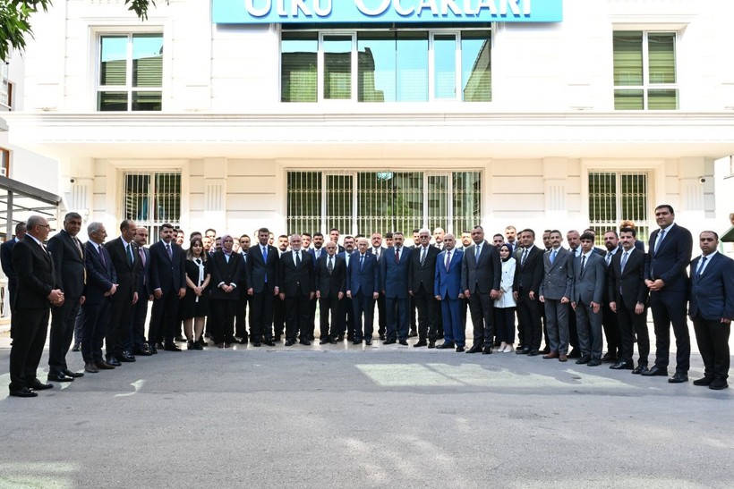 MHP Lideri Bahçeli'den Ülkü Ocaklarına ziyaret - Resim : 2