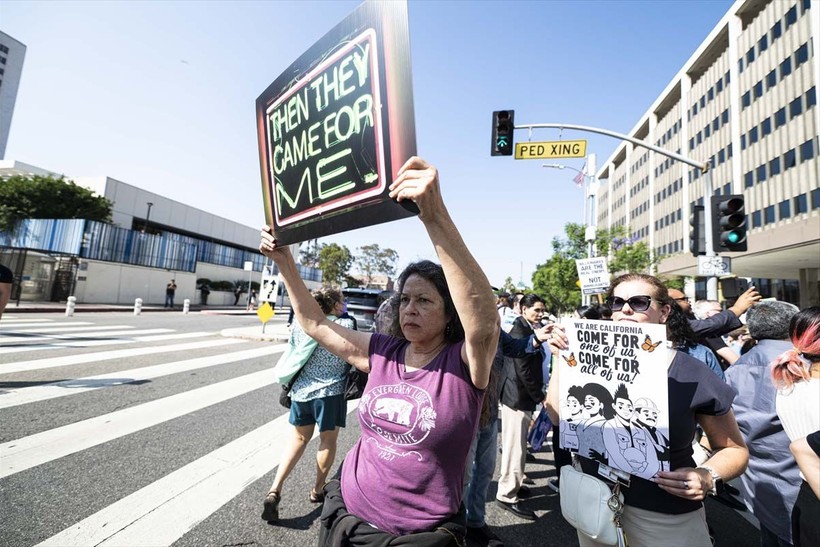 Los Angeles'ta isyan başladı! Ulusal Muhafızlar sokağa indi - Resim: 17