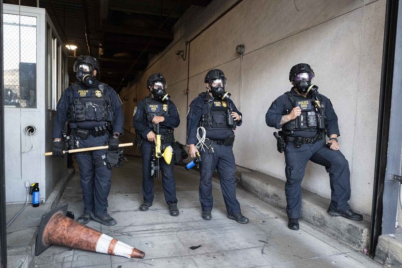 Los Angeles'ta isyan başladı! Ulusal Muhafızlar sokağa indi - Resim: 11
