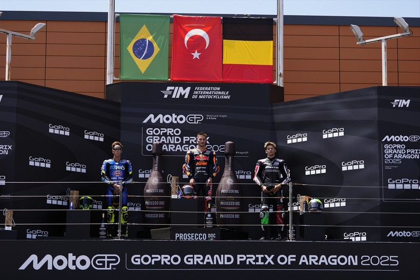 Deniz Öncü Moto2 Dünya Şampiyonası'nda İspanya etabını son metrede kazandı - Resim : 2