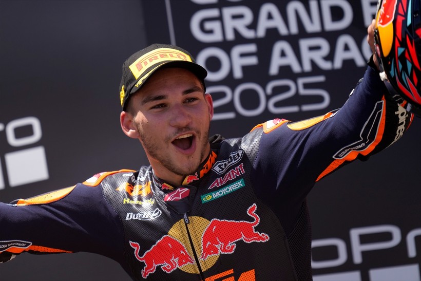 Deniz Öncü Moto2 Dünya Şampiyonası'nda İspanya etabını son metrede kazandı - Resim : 3