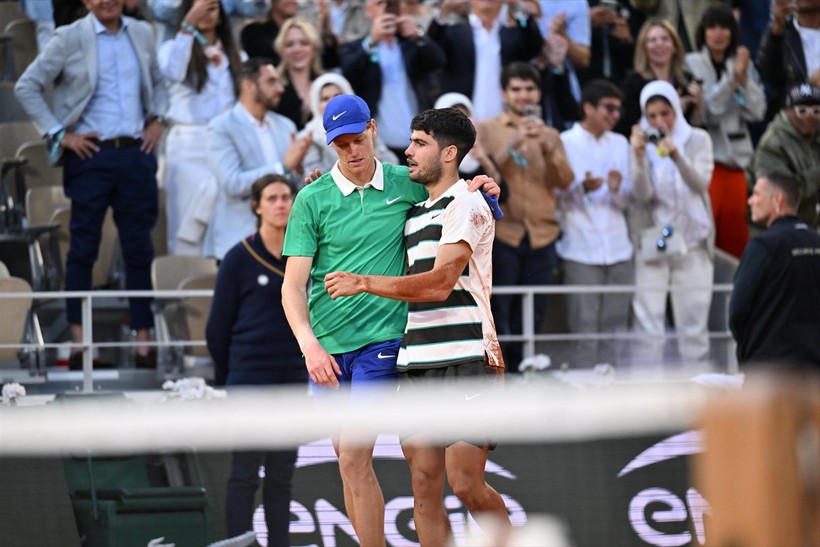 5,5 saat süren Roland Garros finalinde kazanan Carlos Alcaraz - Resim : 1