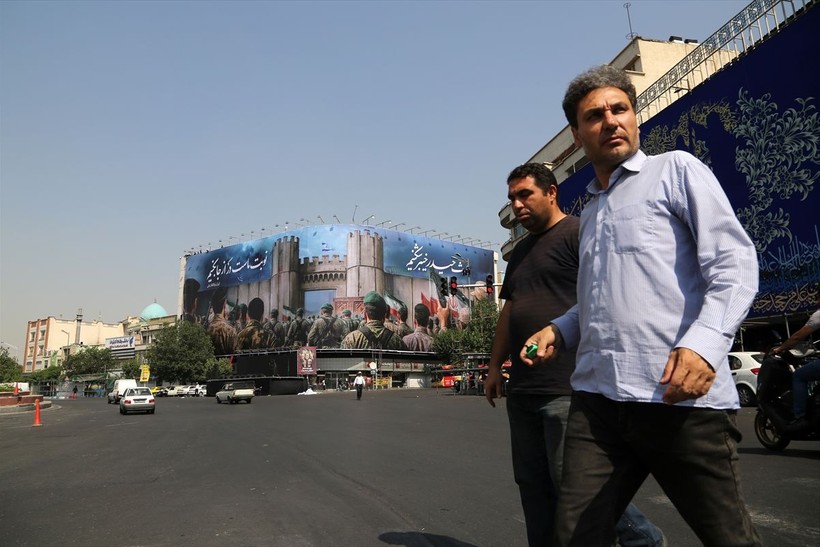 İran'ın başkenti Tahran'da, intikam afişleri asıldı - Resim: 14