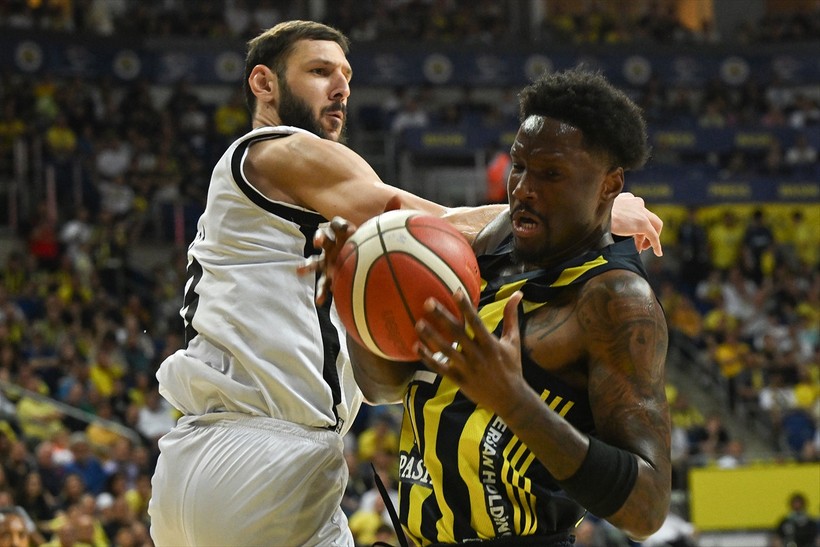 Fenerbahçe Beko final serisinin ilk maçında Beşiktaş Fibabanka'yı 94-76 mağlup etti - Resim : 1