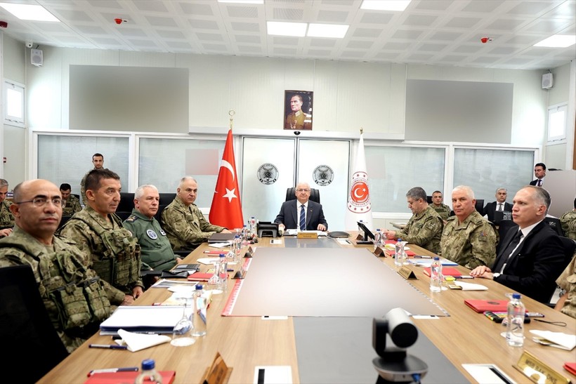 Milli Savunma Bakanı Yaşar Güler İran sınırında! Türk bayraklı gemiler için yüksek alarm verildi! - Resim : 2