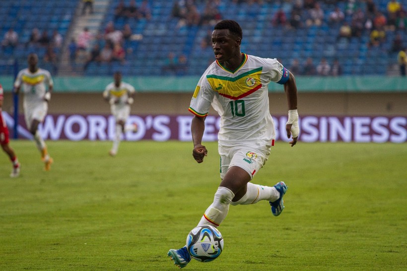 Fenerbahçe ilk transferini yaptı: Amara Diouf ile 5 yıllık imza - Resim : 3