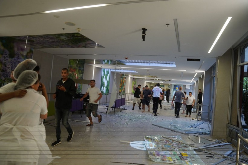 Savaşta 7. gün | İsrail Arak nükleer tesisini vurdu, İran borsa binasını ve hastaneyi... - Resim: 7