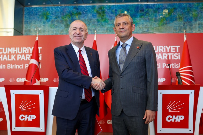 Ümit Özdağ ilk ziyaretini Özgür Özel'e yaptı - Resim : 1
