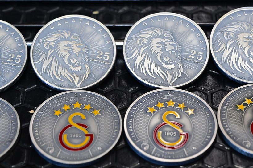 Darphane'den jest: Galatasaray’ın 25. şampiyonluğu hatıra parayla ölümsüzleşiyor - Resim : 5