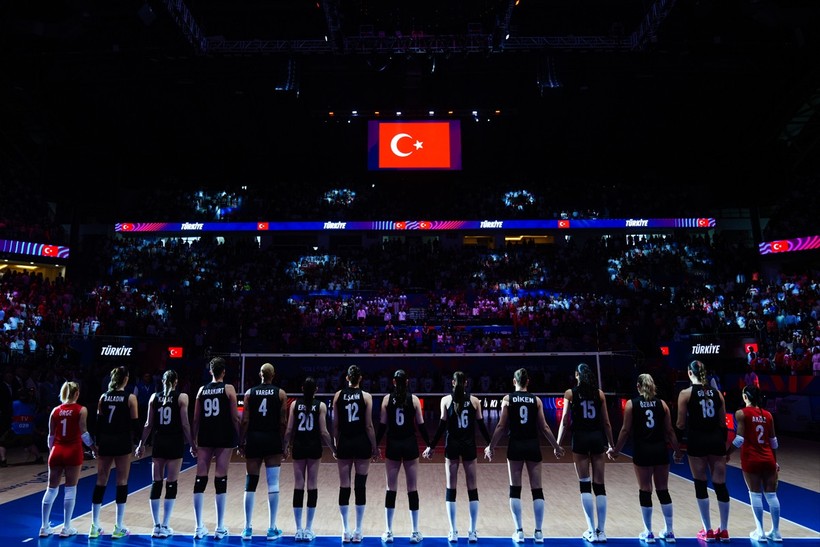 Filenin Sultanları VNL'de İstanbul'daki 3. maçta Güney Kore'yi 3-0 mağlup etti - Resim : 1