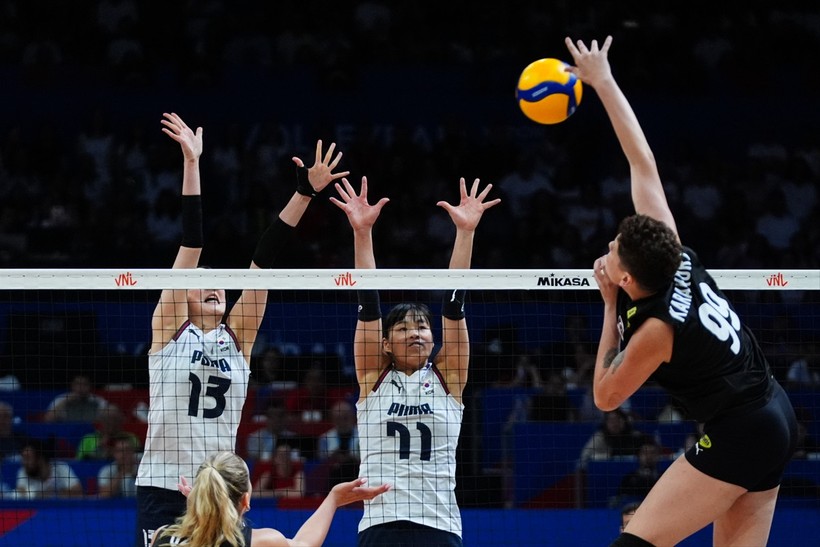 Filenin Sultanları VNL'de İstanbul'daki 3. maçta Güney Kore'yi 3-0 mağlup etti - Resim : 2