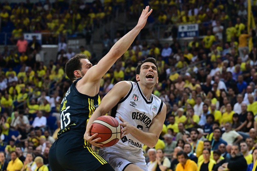 Beşiktaş Fibabanka'yı final serisinde 4-1 yenen Fenerbahçe Beko Basketbol Süper Ligi'nde şampiyon - Resim : 1