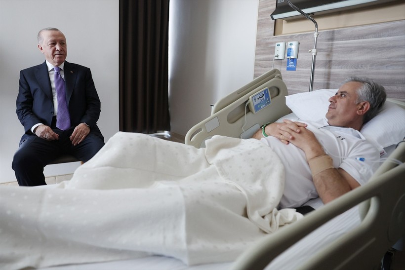 Cumhurbaşkanı Erdoğan, AK Parti Genel Başkan Yardımcısı Yalçın'ı hastanede ziyaret etti - Resim : 2