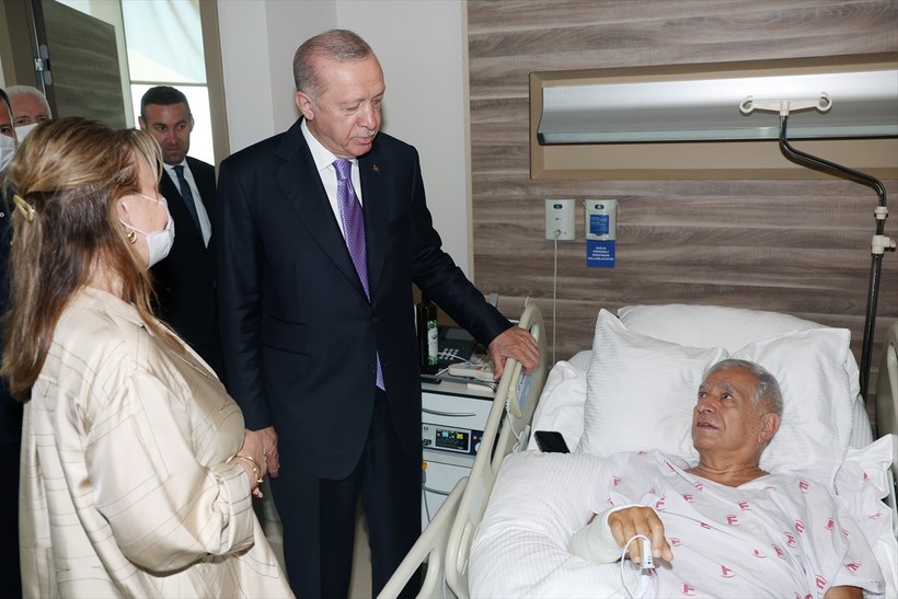 Cumhurbaşkanı Erdoğan, AK Parti Genel Başkan Yardımcısı Yalçın'ı hastanede ziyaret etti - Resim : 1