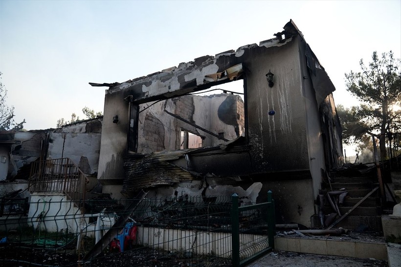 İzmir'de orman yangını felaketi! Tahliye edilen evler alev alev yandı, hasarın boyutu gün ağarınca gözler önüne serildi - Resim: 26